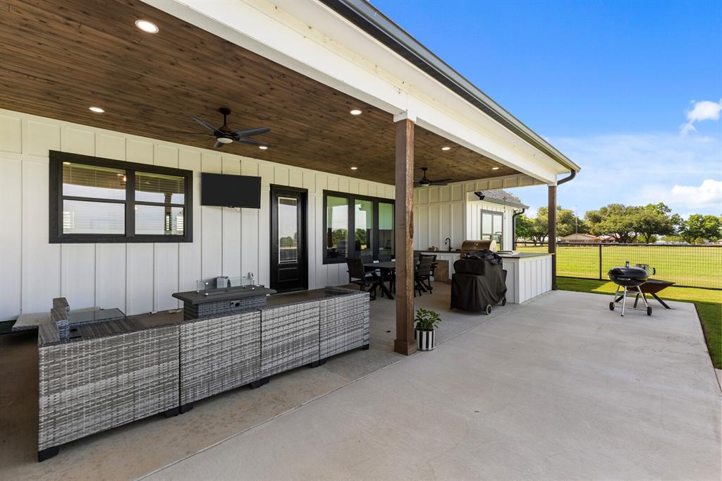 11683 Old Dallas Road, West, TX 76691