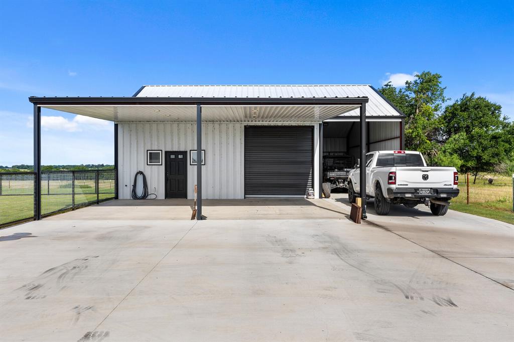 11683 Old Dallas Road, West, TX 76691
