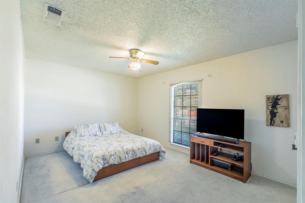 618 Meadowbrooke Drive, Duncanville, TX 75137