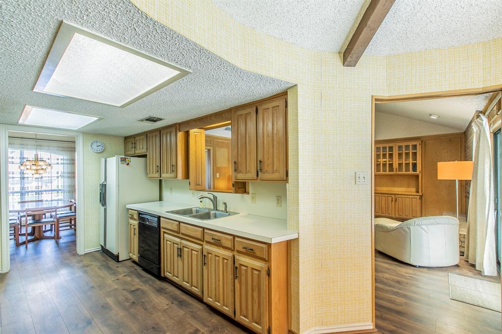 618 Meadowbrooke Drive, Duncanville, TX 75137