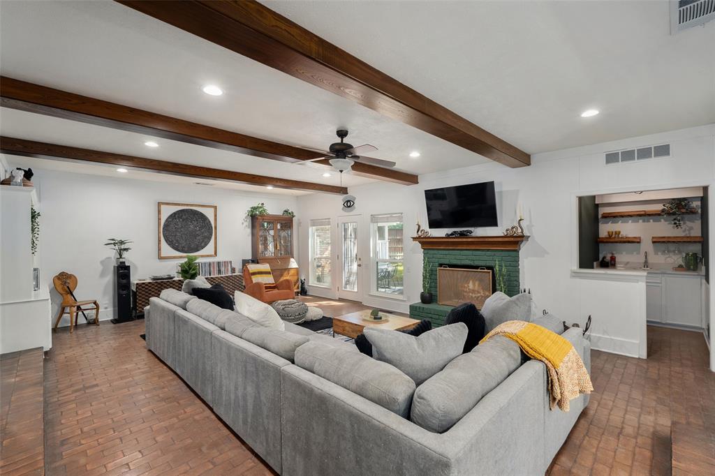 1516 Kiltartan Drive, Dallas, TX 75228