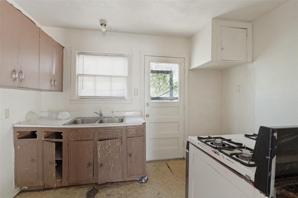 215 22nd Street, Grand Prairie, TX 75050
