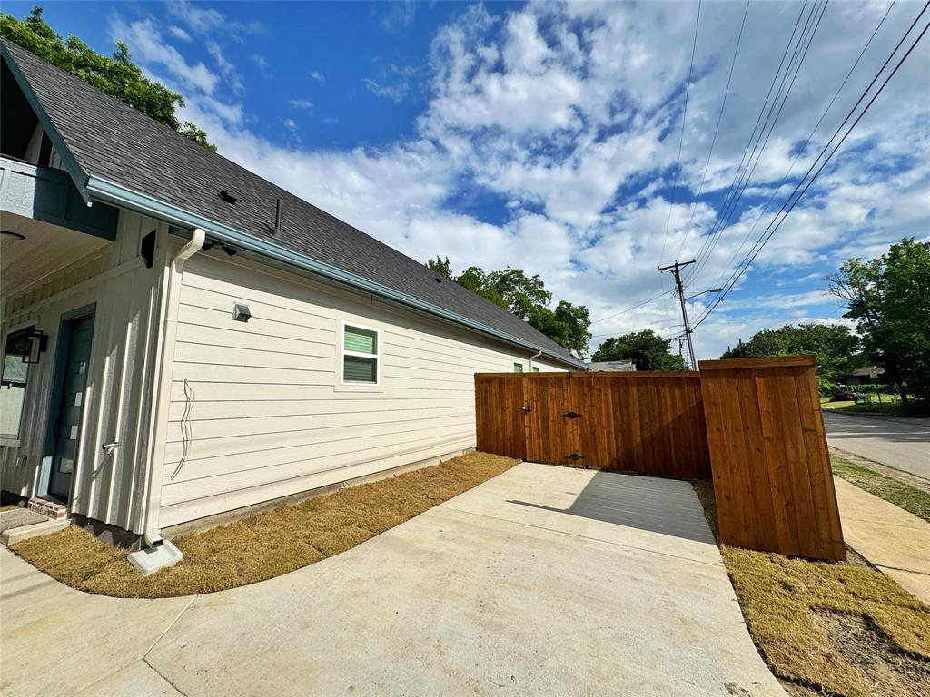 2916 Hemphill Street, Greenville, TX 75401