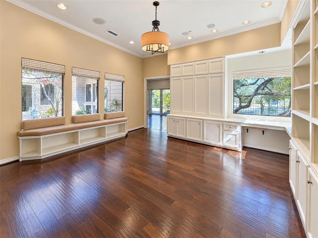 7266 Lupton Circle, Dallas, TX 75225