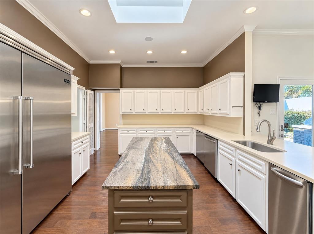 7266 Lupton Circle, Dallas, TX 75225
