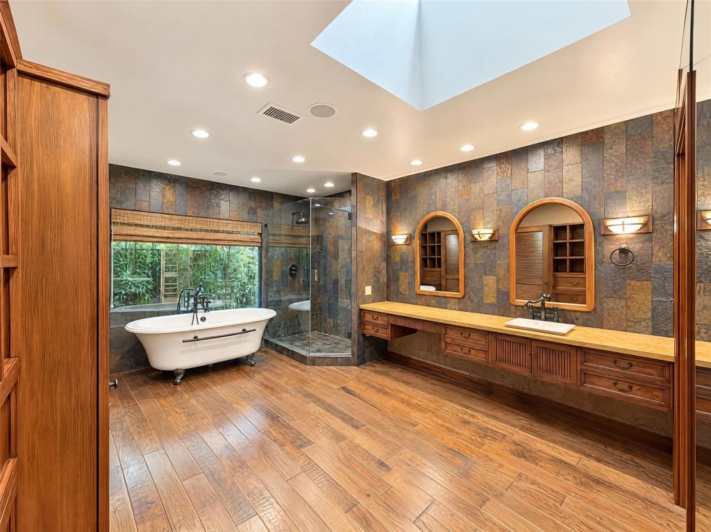 7266 Lupton Circle, Dallas, TX 75225