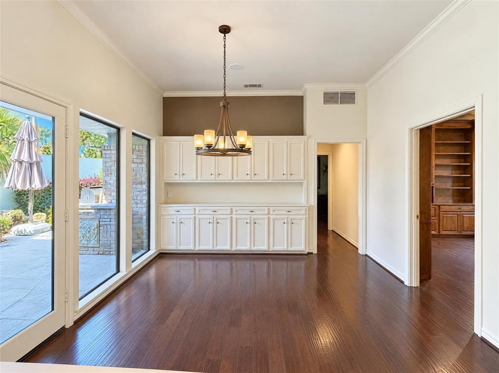 7266 Lupton Circle, Dallas, TX 75225