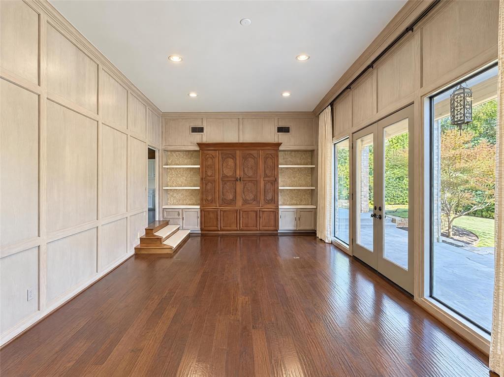 7266 Lupton Circle, Dallas, TX 75225