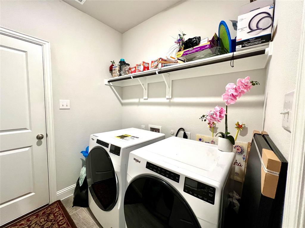 Laundry area with independent washer and dryer
