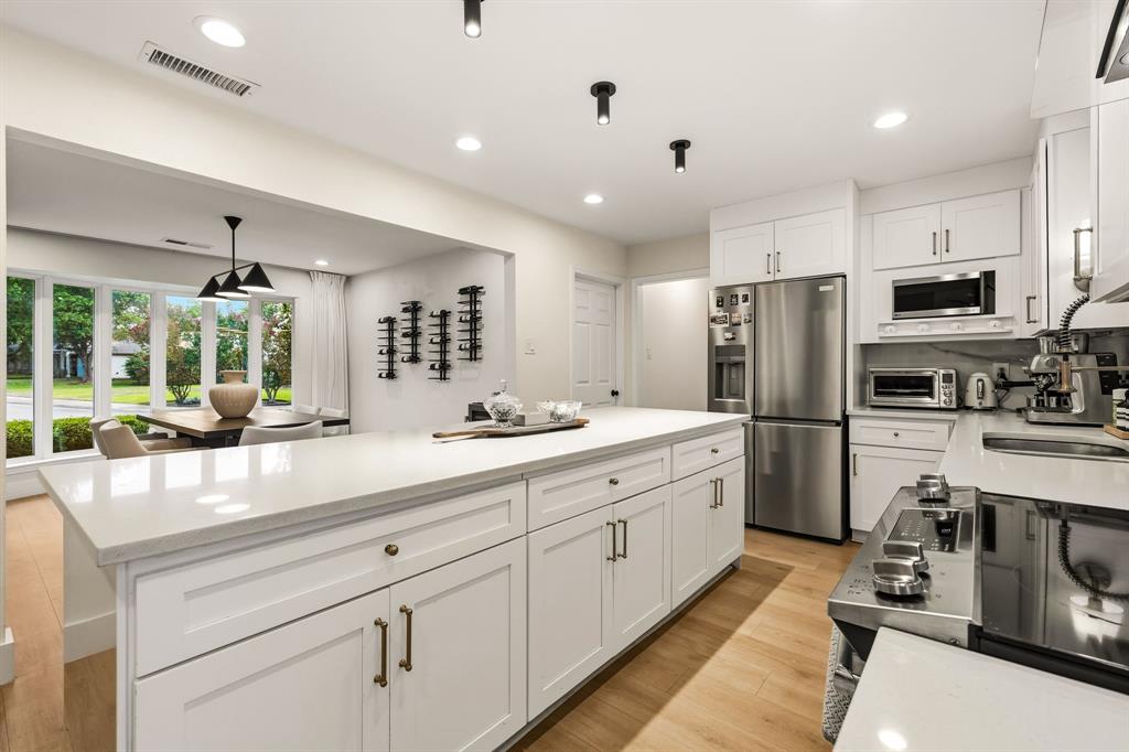 7429 Tangleglen Drive, Dallas, TX 75248