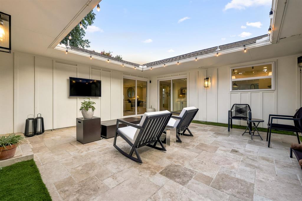 7429 Tangleglen Drive, Dallas, TX 75248