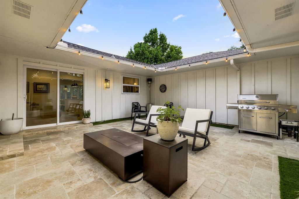 7429 Tangleglen Drive, Dallas, TX 75248