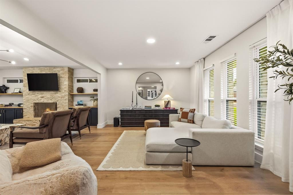 7429 Tangleglen Drive, Dallas, TX 75248