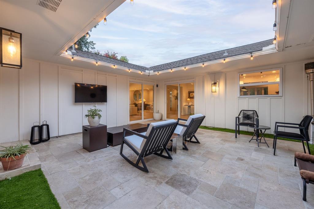 7429 Tangleglen Drive, Dallas, TX 75248