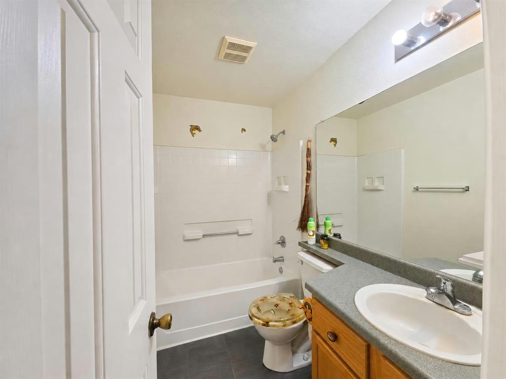 9735 Richardson Rd, Athens, TX 75752