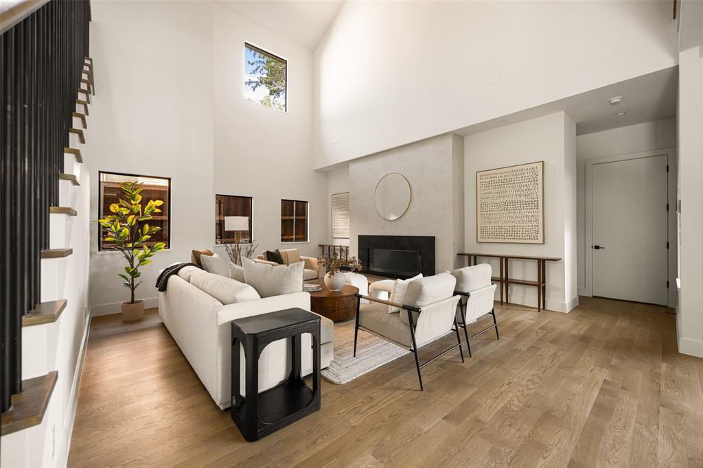 7115 Casa Loma Avenue, Dallas, TX 75214