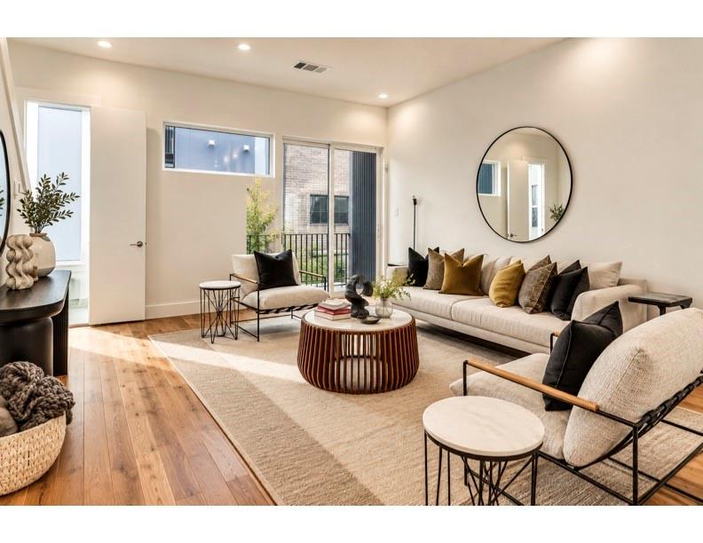 426 W 9th Street, #104, Dallas, TX 75208