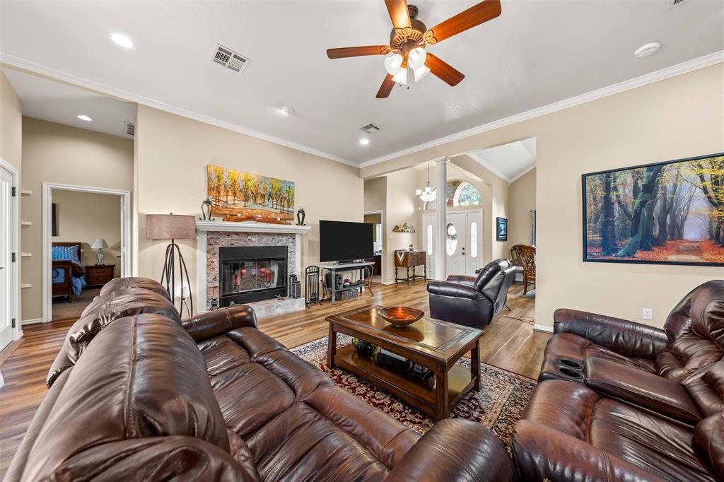 525 Taylor Oaks Drive, Waco, TX 76705
