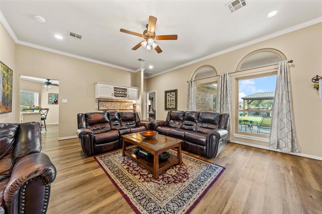 525 Taylor Oaks Drive, Waco, TX 76705