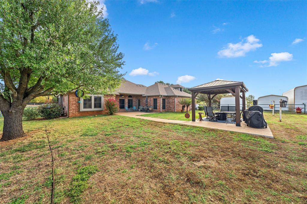 525 Taylor Oaks Drive, Waco, TX 76705