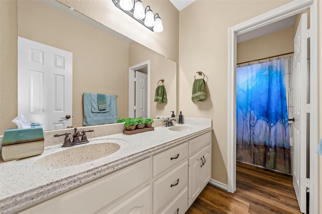 525 Taylor Oaks Drive, Waco, TX 76705