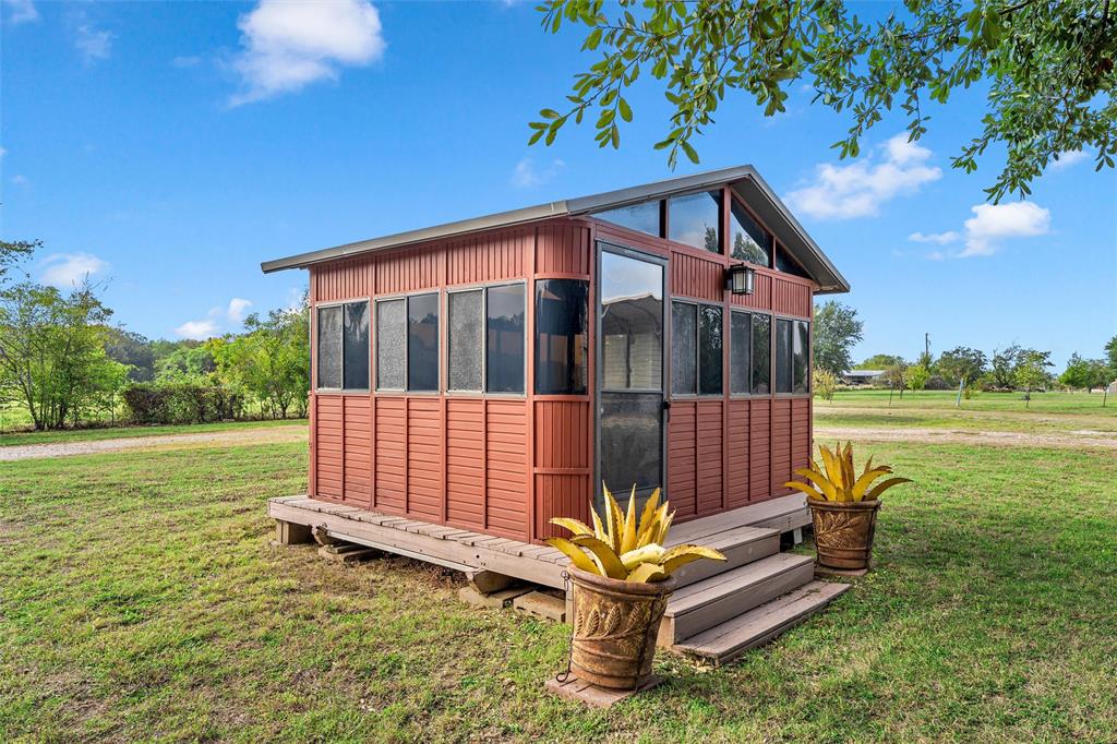 525 Taylor Oaks Drive, Waco, TX 76705