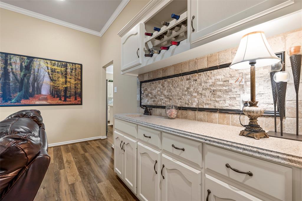 525 Taylor Oaks Drive, Waco, TX 76705