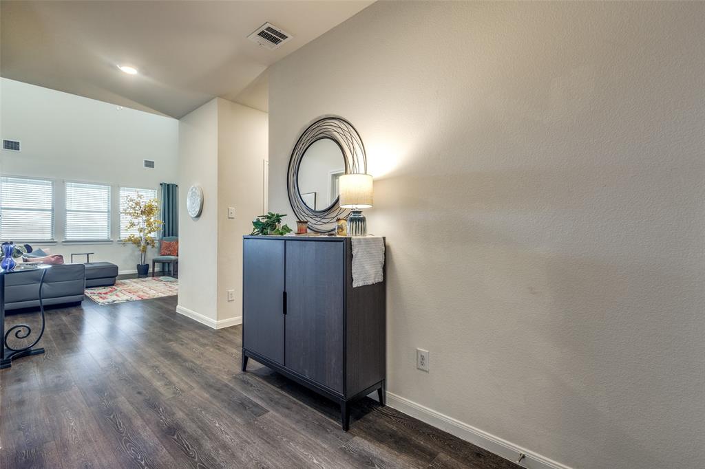 Foyer. Non furnished but some furniture is negotiable or case by case. Foyer. Non furnished but some furniture is negotiable or case by case.