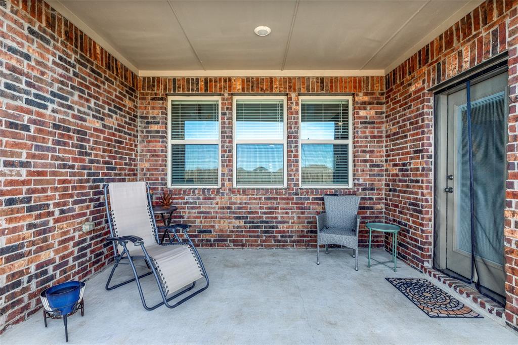 cover patio. Non furnished but some furniture is negotiable or case by case.