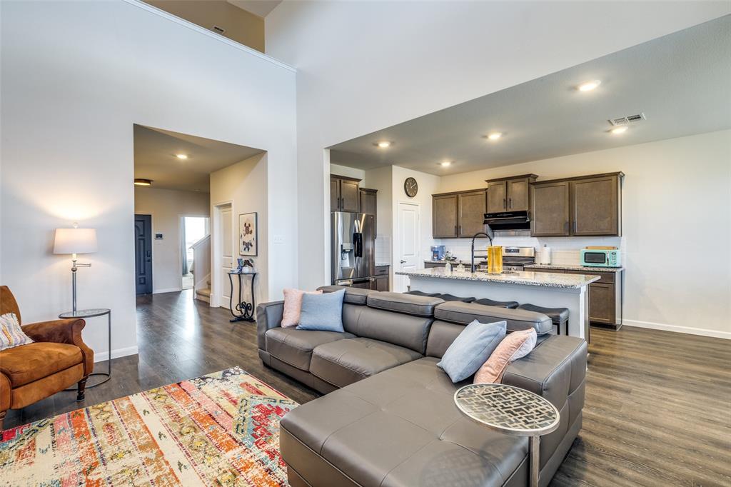 Double height living room with full windows open to the spacious backyard.Non furnished but some furniture is negotiable or case by case. Double height living room with full windows open to the spacious backyard.Non furnished but some furniture is negotiable or case by case.