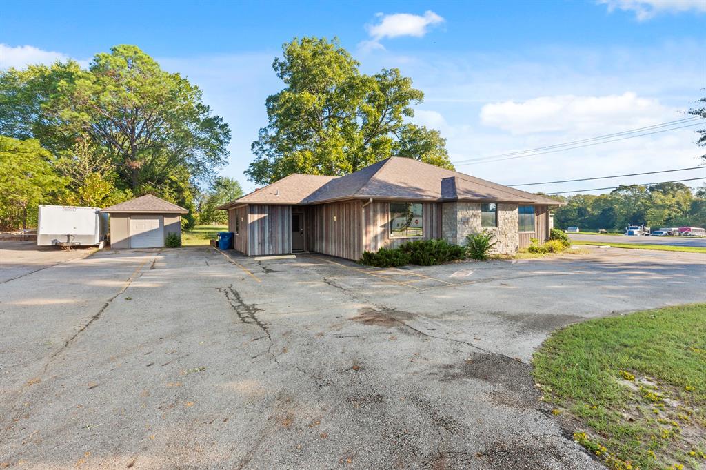 700 N Main Street, Lindale, TX 75771