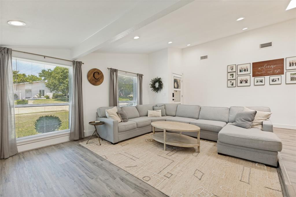 6716 Roundrock Road, Dallas, TX 75248 6716 Roundrock Road, Dallas, TX 75248
