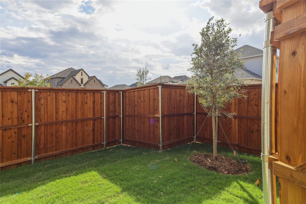 1004 Hay Loft Lane, Celina, TX 75009