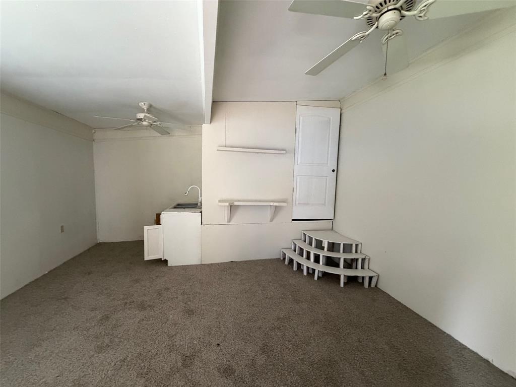 2916 E Briarwood Street, Granbury, TX 76048