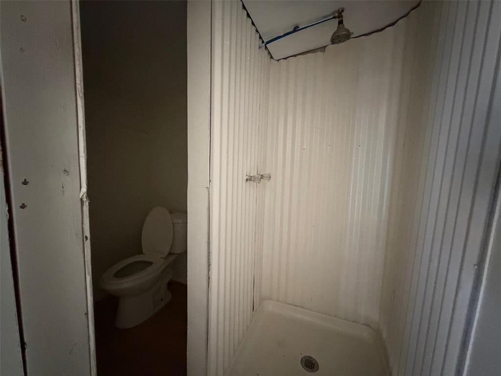 2916 E Briarwood Street, Granbury, TX 76048