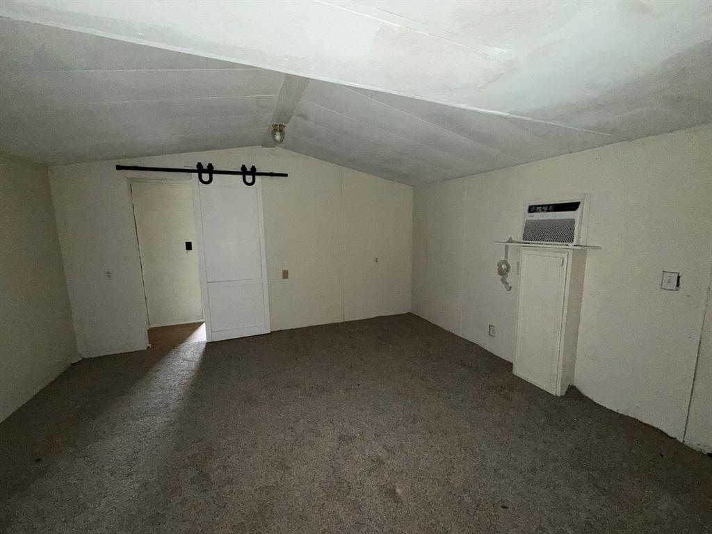 2916 E Briarwood Street, Granbury, TX 76048