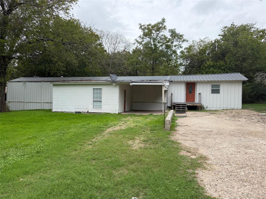2916 E Briarwood Street, Granbury, TX 76048