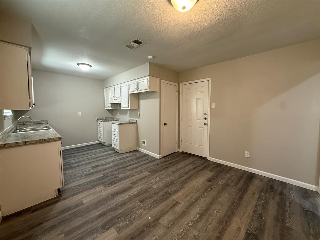 10541 Cradlerock Drive, Dallas, TX 75217