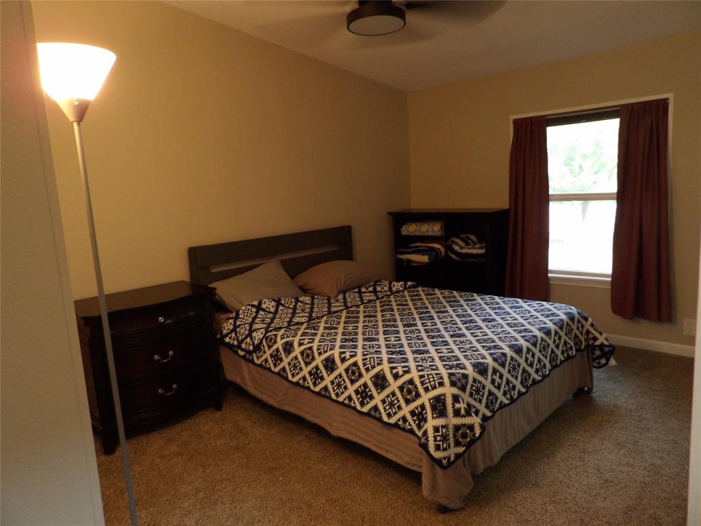 816 Preston Road, Red Oak, TX 75154