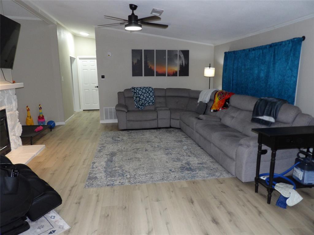 816 Preston Road, Red Oak, TX 75154