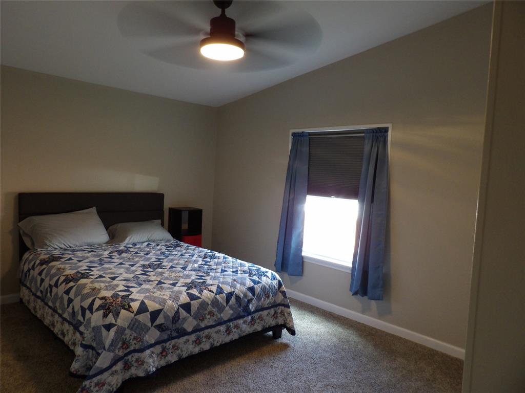 816 Preston Road, Red Oak, TX 75154