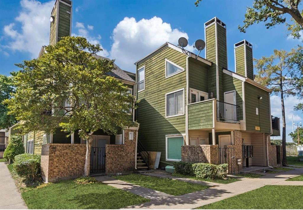 Front of Condo at 9807 Walnut, Unit D107