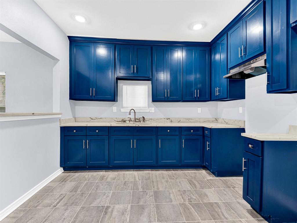 622 S Edgefield Avenue, Dallas, TX 75208