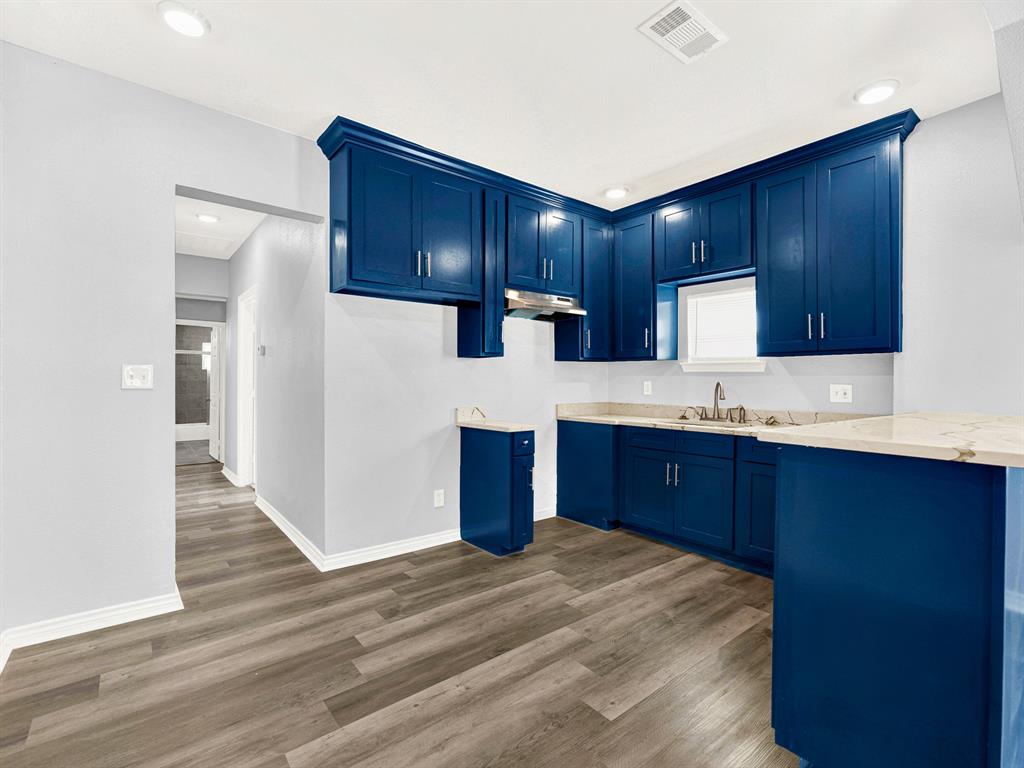 622 S Edgefield Avenue, Dallas, TX 75208