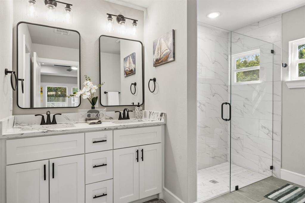 407 Frank standing shower with frameless shower door enclosure