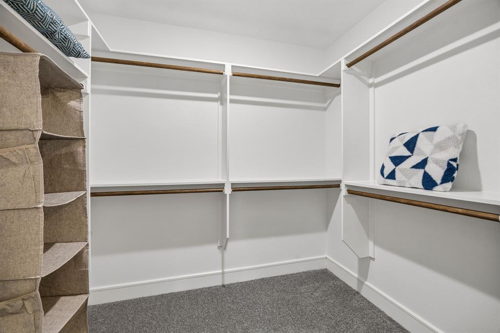 407 Frank master walk in closet with lots of space