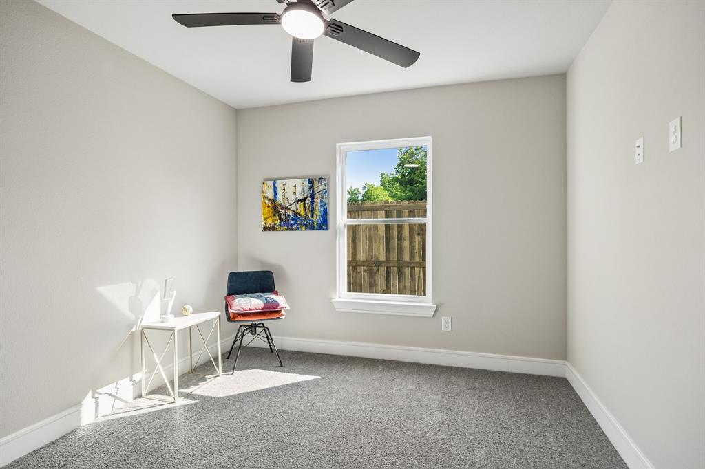 407 Frank one of 3 guest rooms
