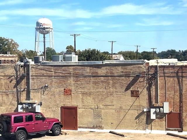 108 E Larkin Street, Athens, TX 75751