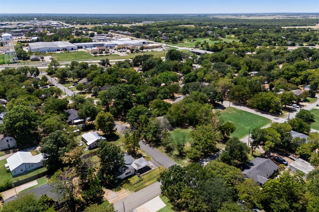 1702 S Clay Street, Kaufman, TX 75142