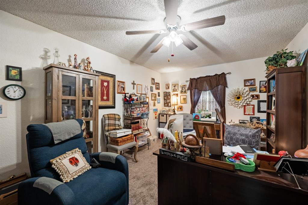 1702 S Clay Street, Kaufman, TX 75142
